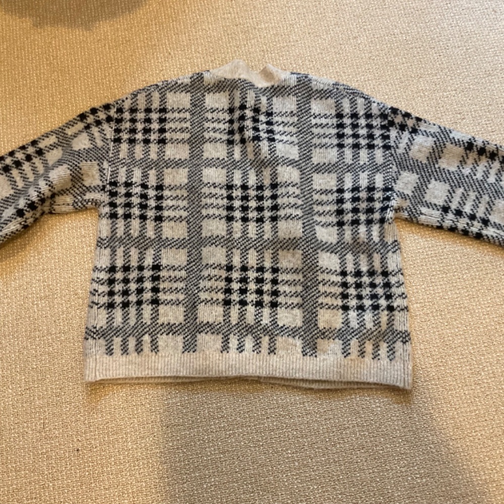Sweater - image 2
